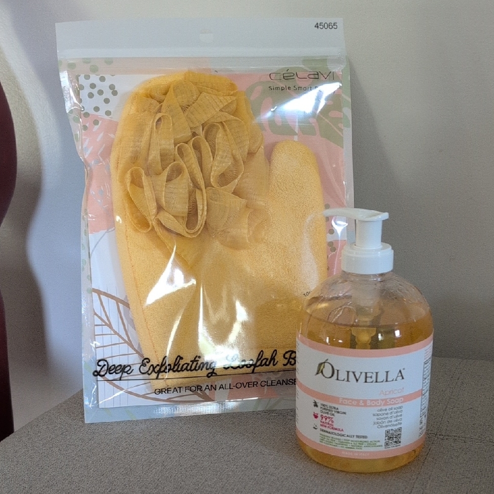 Olivella Apricot Face & Body Soap with Exfoliating Glove